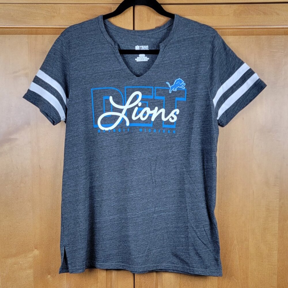 NFL Women's Heather Grey Detroit Lions Football Split Neck Short Sleeve Tee - M